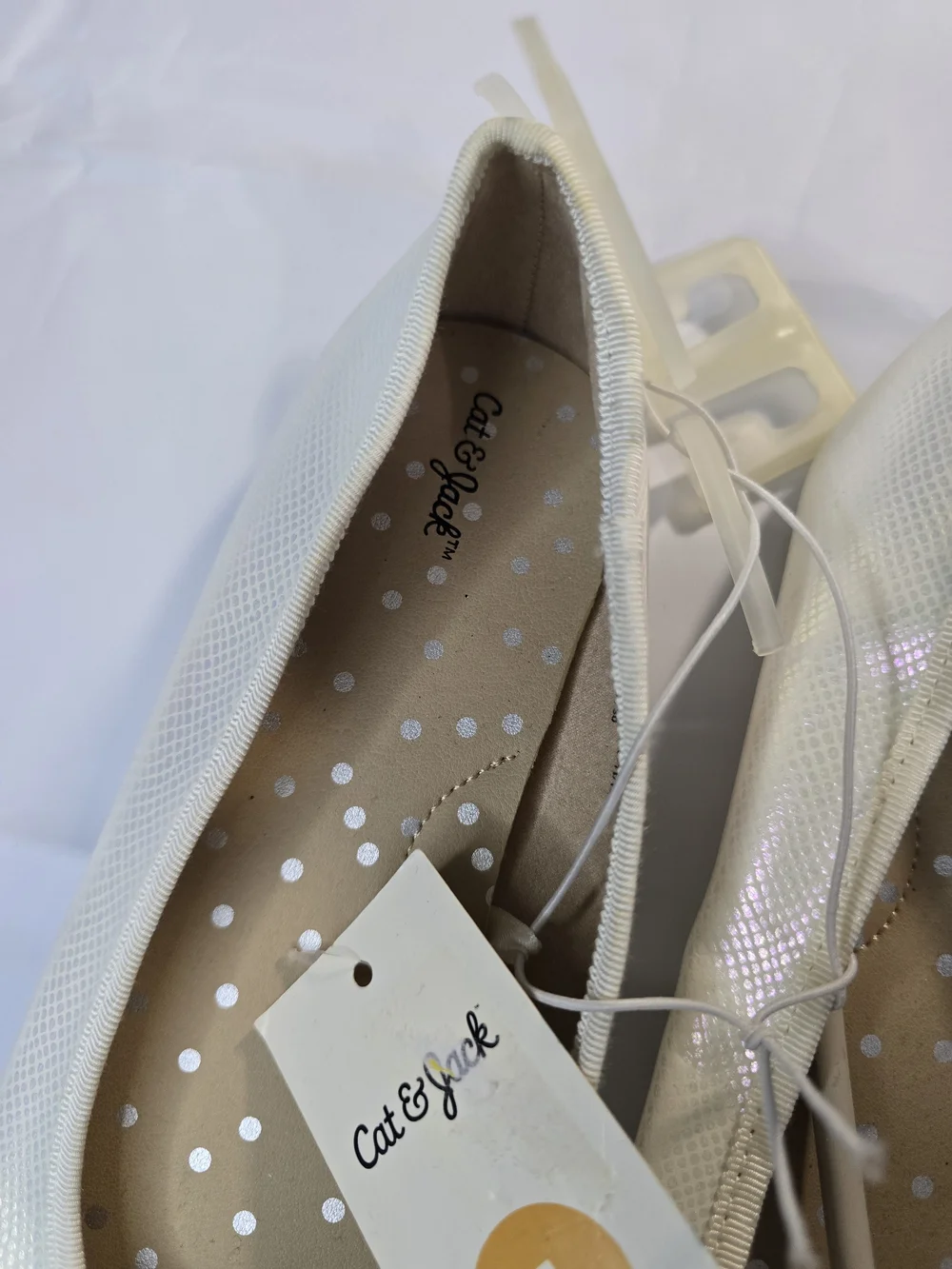 Cat & Jack Girls White Ballet Flats with Bow Trim